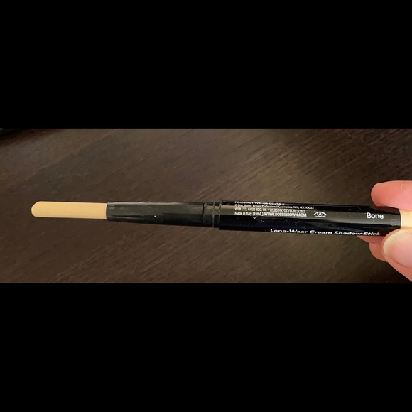 Bobbi Brown Long-Wear Cream Shadow Stick in Vanilla and Bone - Picture 4 of 10